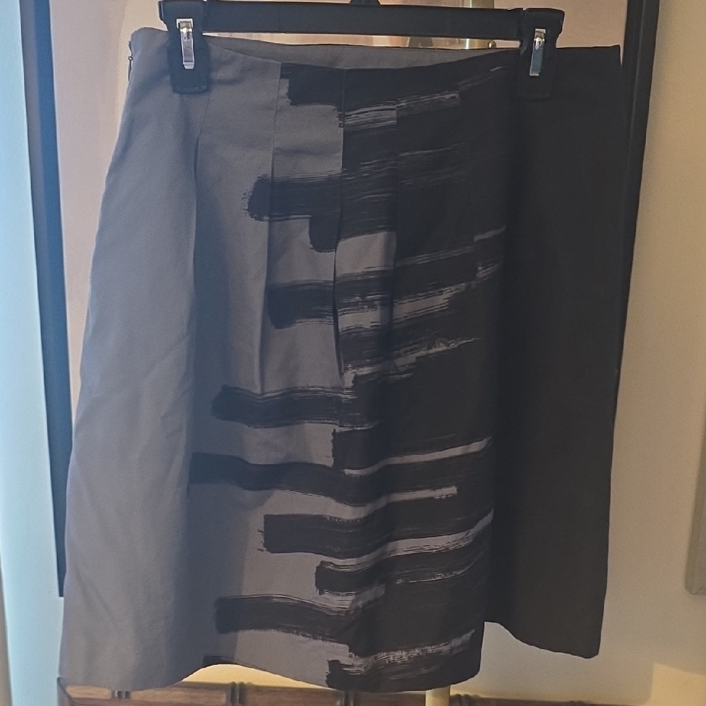 Vince Camuto Abstract Black and Gray Skirt Woth Pockets